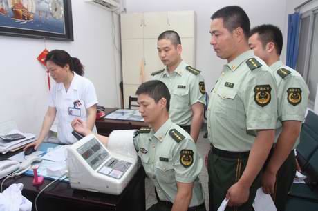 ������С Ϊ�ٱ���Ѫѹ.jpg