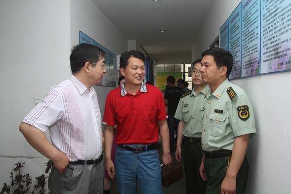 ������С �����侯���ӡ��������쵼������ֳ�4.jpg